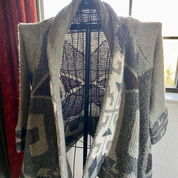 Open front sweater - Picture 2 of 3